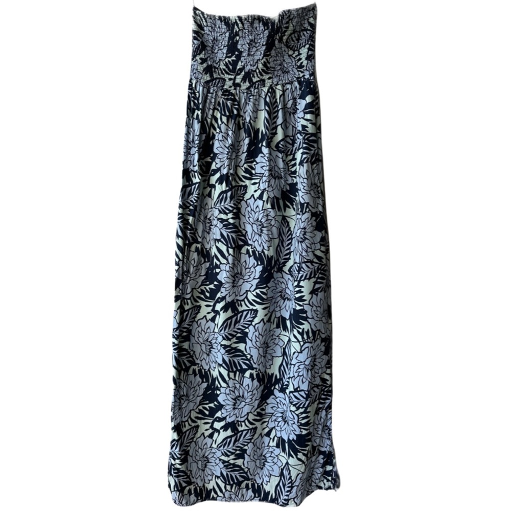 🌿 GAP Shades of Blue Floral Rayon Smocked Maxi Dress! ✨